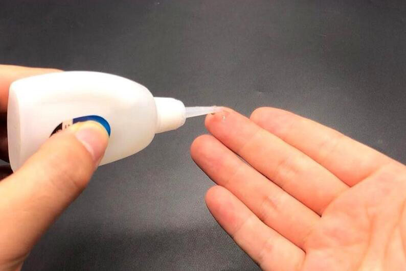 (圖為油性膠水展示圖)